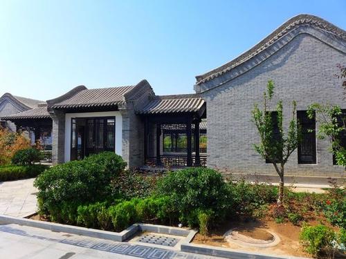 树脂瓦灰底和白底区别？三层和两层合成树脂瓦那种好？